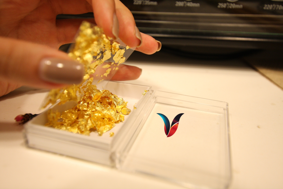 edible gold flakes for food